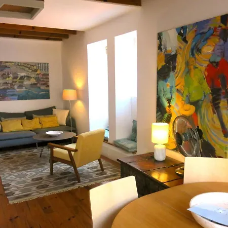 Magnificent Duplex In Mouraria Lisbon